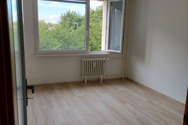 Pronájem bytu 4+1 88 m², Bartoňova, Pardubice Pronájem bytu 4+1 88 m², Bartoňova, Pardubice