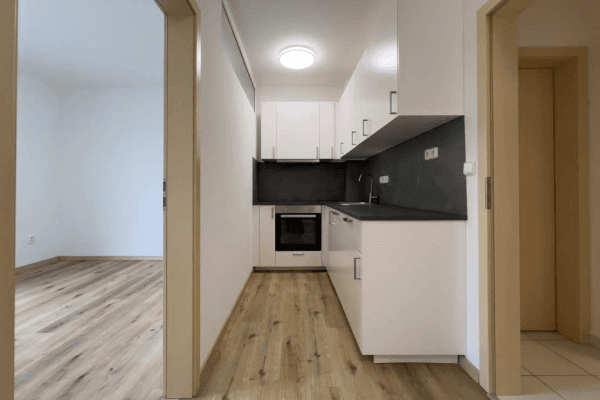 Pronájem bytu 2+1 69 m², Cedrová, Jesenice Pronájem bytu 2+1 69 m², Cedrová, Jesenice