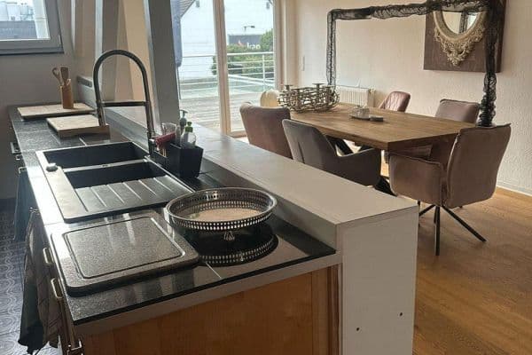 Pronájem bytu 5+1 184 m², Bismarckstraße 47, Mönchengladbach Pronájem bytu 5+1 184 m², Bismarckstraße 47, Mönchengladbach