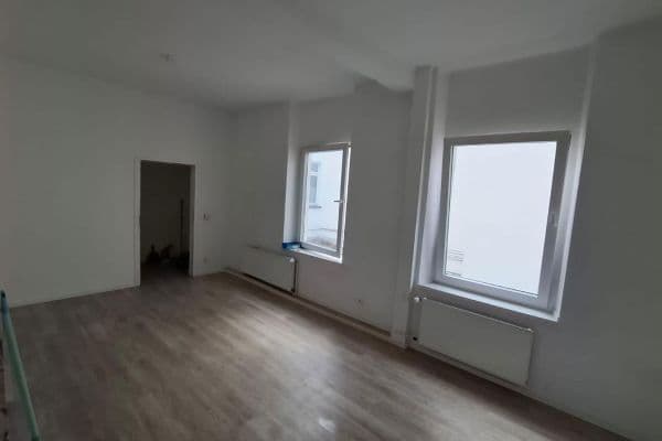Pronájem bytu 3+1 80 m², Kölner Straße 66, Krefeld Pronájem bytu 3+1 80 m², Kölner Straße 66, Krefeld