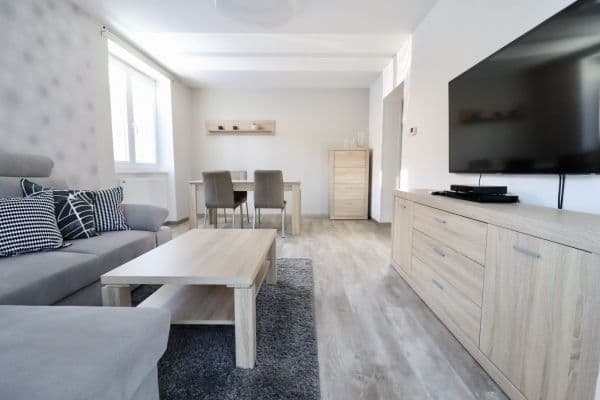 Pronájem bytu 3+1 85 m², Pod koupalištěm, Pronájem bytu 3+1 85 m², Pod koupalištěm,