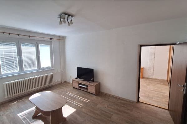 Pronájem bytu 2+1 56 m², Páleníčkova, Kroměříž Pronájem bytu 2+1 56 m², Páleníčkova, Kroměříž