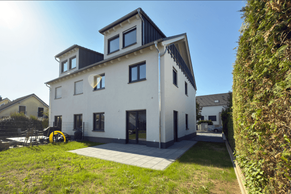 Prodej domu 143 m², pozemek 210 m², Nidderau-Windecken Prodej domu 143 m², pozemek 210 m², Nidderau-Windecken