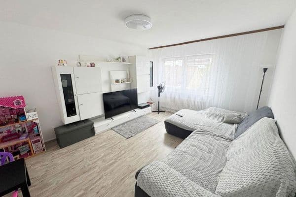 Pronájem bytu 3+kk 76 m², Cranger Str. 210a, Gelsenkirchen Pronájem bytu 3+kk 76 m², Cranger Str. 210a, Gelsenkirchen