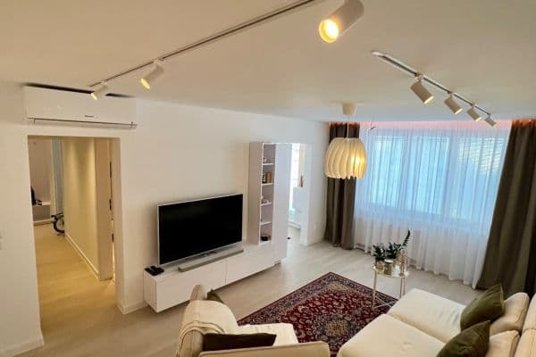 Pronájem bytu 3+1 64 m², Jozefa Cígera Hronského, Nové Mesto Pronájem bytu 3+1 64 m², Jozefa Cígera Hronského, Nové Mesto