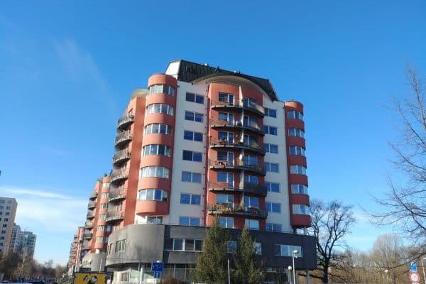 Pronájem garáže 12 m², nábřeží Závodu míru, Pardubice, Pardubický kraj Pronájem garáže 12 m², nábřeží Závodu míru, Pardubice, Pardubický kraj
