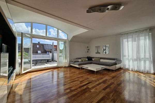 Prodej bytu 4+kk 126 m², Holzgerlingen, Bádensko-Württembersko Prodej bytu 4+kk 126 m², Holzgerlingen, Bádensko-Württembersko
