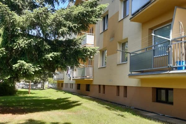 Pronájem bytu 2+1 58 m², Karolíny Světlé, Dvůr Králové nad Labem Pronájem bytu 2+1 58 m², Karolíny Světlé, Dvůr Králové nad Labem