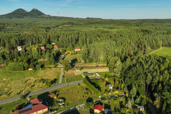 Prodej pozemku 1.742 m², Okna Prodej pozemku 1.742 m², Okna