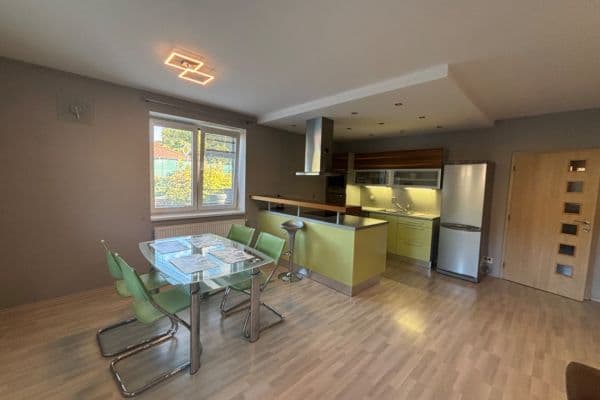 Prodej bytu 2+kk 64 m², Sloupecká, Měchenice Prodej bytu 2+kk 64 m², Sloupecká, Měchenice