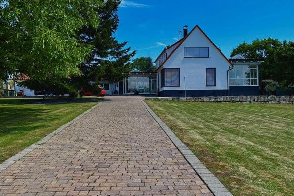 Prodej domu 300 m², pozemek 2.450 m², Affalterbach Prodej domu 300 m², pozemek 2.450 m², Affalterbach