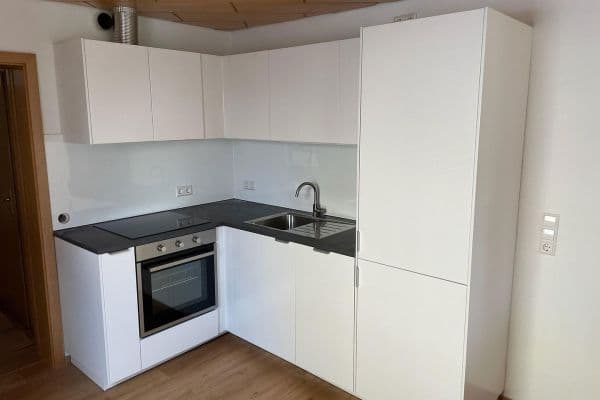 Pronájem bytu 4+1 92 m², Münsingen Pronájem bytu 4+1 92 m², Münsingen