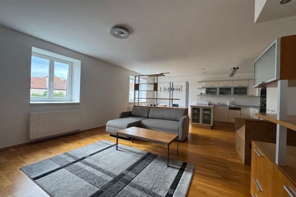 Pronájem bytu 3+1 105 m², Černomořská, Hlavní město Praha Pronájem bytu 3+1 105 m², Černomořská, Hlavní město Praha
