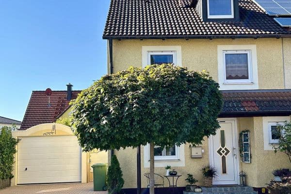 Prodej domu 140 m², pozemek 314 m², Neutraubling Prodej domu 140 m², pozemek 314 m², Neutraubling