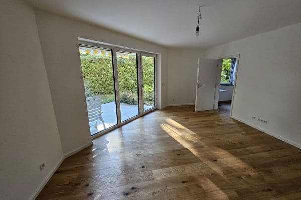 Pronájem bytu 2+1 60 m², Josef-Schwaz-Weg 12, München, Bavorsko Pronájem bytu 2+1 60 m², Josef-Schwaz-Weg 12, München, Bavorsko
