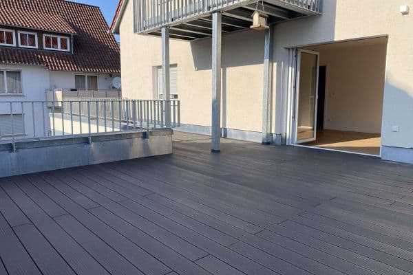 Pronájem bytu 3+1 97 m², Felldorfer Straße 3, Stuttgart Pronájem bytu 3+1 97 m², Felldorfer Straße 3, Stuttgart
