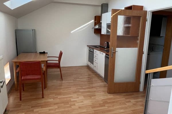Pronájem bytu 3+kk 60 m², Rumunská, Praha Pronájem bytu 3+kk 60 m², Rumunská, Praha