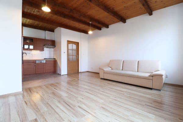 Pronájem bytu 3+kk 67 m², Starofarní, Mladá Boleslav, Středočeský kraj Pronájem bytu 3+kk 67 m², Starofarní, Mladá Boleslav, Středočeský kraj