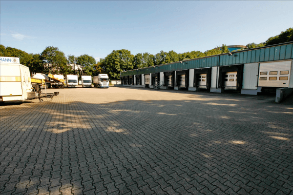 Pronájem nebytového prostoru 3.500 m², Daimlerstr.15, Bochum Pronájem nebytového prostoru 3.500 m², Daimlerstr.15, Bochum