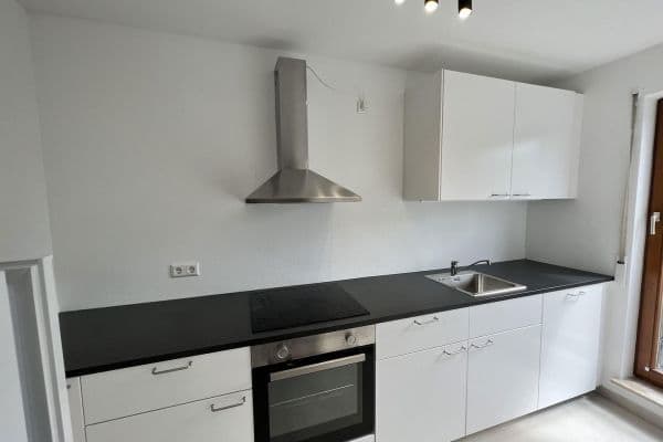 Pronájem bytu 3+1 88 m², Obere Gartenstraße 2, 73033 Göppingen, Göppingen, Bádensko-Württembersko Pronájem bytu 3+1 88 m², Obere Gartenstraße 2, 73033 Göppingen, Göppingen, Bádensko-Württembersko