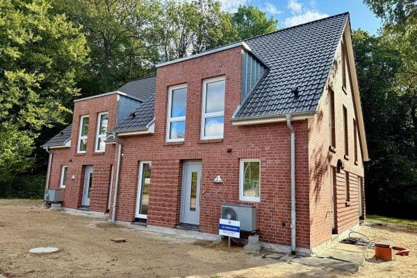 Prodej domu 144 m², pozemek 700 m², Falkenhorst 21, Hamburg, Hamburg Prodej domu 144 m², pozemek 700 m², Falkenhorst 21, Hamburg, Hamburg