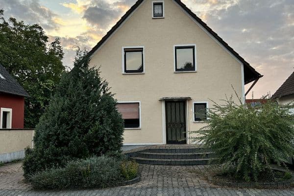 Prodej domu 140 m², pozemek 826 m², Friedenstr. 3, Harxheim Prodej domu 140 m², pozemek 826 m², Friedenstr. 3, Harxheim
