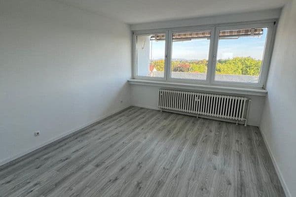 Pronájem bytu 4+1 86 m², Zedernstraße 43, Mönchengladbach Pronájem bytu 4+1 86 m², Zedernstraße 43, Mönchengladbach