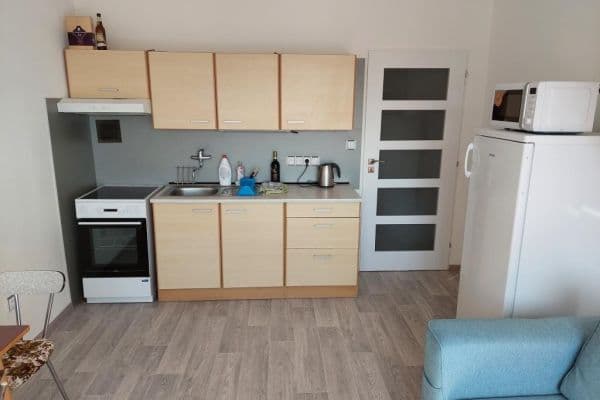 Pronájem bytu 1+kk 23 m², Komenského náměstí, Rosice Pronájem bytu 1+kk 23 m², Komenského náměstí, Rosice