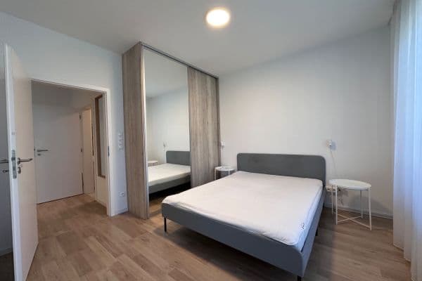 Pronájem bytu 2+1 45 m², Galvaniho, Ružinov Pronájem bytu 2+1 45 m², Galvaniho, Ružinov