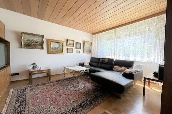 Prodej bytu 3+kk 80 m², Kaisersbacher Str. 15, Fellbach Prodej bytu 3+kk 80 m², Kaisersbacher Str. 15, Fellbach
