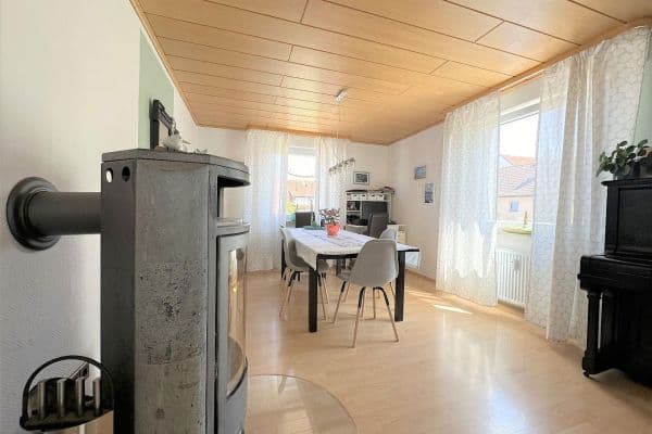 Prodej bytu 4+1 116 m², Kaisersbacher Str. 15, Fellbach Prodej bytu 4+1 116 m², Kaisersbacher Str. 15, Fellbach