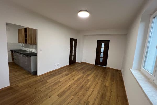 Pronájem bytu 2+1 55 m², Na Rozhledně, Chrudim Pronájem bytu 2+1 55 m², Na Rozhledně, Chrudim