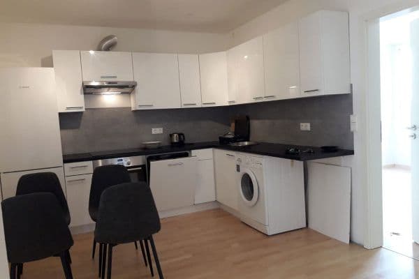 Pronájem bytu 1+1 24 m², Lerchenauer Str. 4, München, Bavorsko Pronájem bytu 1+1 24 m², Lerchenauer Str. 4, München, Bavorsko