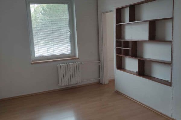 Pronájem bytu 1+1 50 m², Za Sokolovnou, Lázně Bohdaneč Pronájem bytu 1+1 50 m², Za Sokolovnou, Lázně Bohdaneč