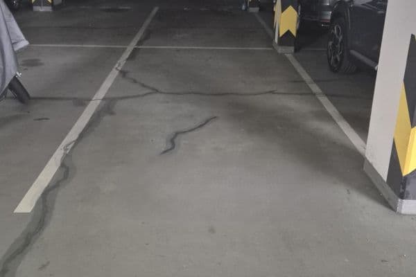 Pronájem garáže 15 m², Milotická, Praha Pronájem garáže 15 m², Milotická, Praha