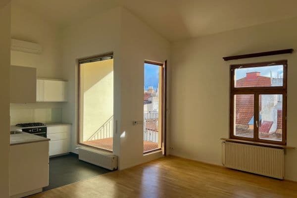 Pronájem bytu 2+kk 70 m², Bulharská, Praha Pronájem bytu 2+kk 70 m², Bulharská, Praha