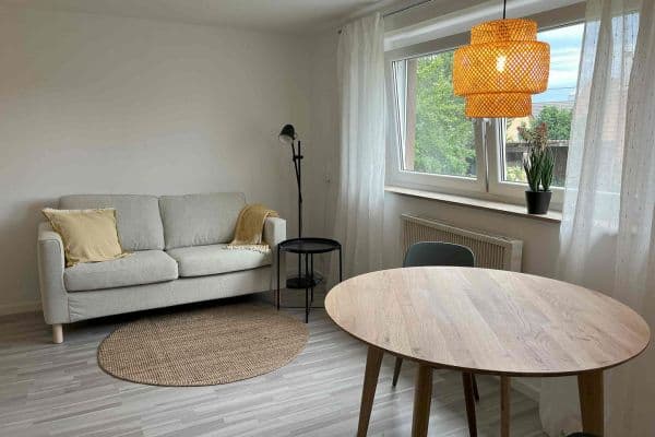 Pronájem bytu 2+1 47 m², Esslingen Pronájem bytu 2+1 47 m², Esslingen