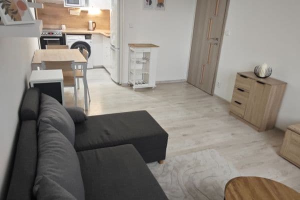 Pronájem bytu 2+kk 43 m², Norská, Kladno, Středočeský kraj Pronájem bytu 2+kk 43 m², Norská, Kladno, Středočeský kraj