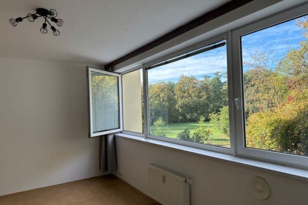 Pronájem bytu 1+kk 36 m², Zahradníčkova, Praha Pronájem bytu 1+kk 36 m², Zahradníčkova, Praha