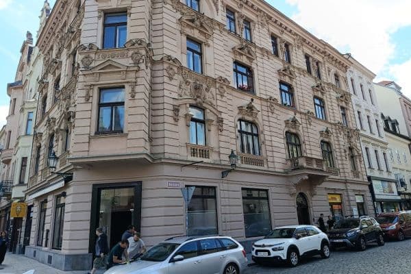 Pronájem bytu 3+1 104 m², Bezručova, Plzeň Pronájem bytu 3+1 104 m², Bezručova, Plzeň