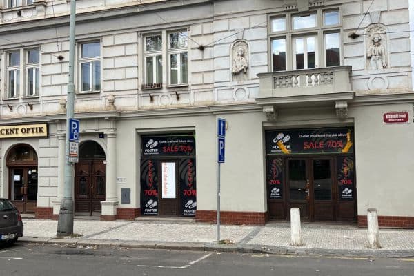 Pronájem nebytového prostoru 94 m², náměstí Bratří Synků, Praha Pronájem nebytového prostoru 94 m², náměstí Bratří Synků, Praha