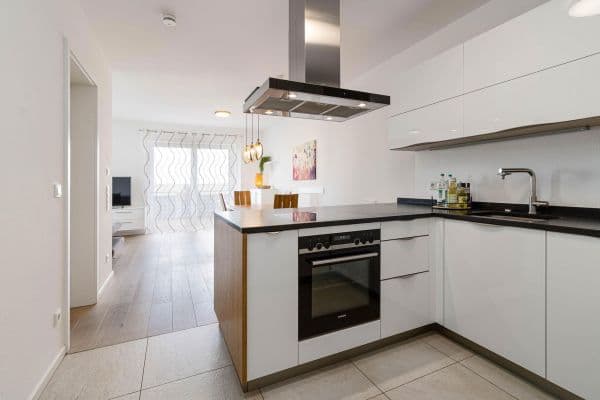 Pronájem bytu 3+1 86 m², Erlenweg 14, Parsdorf, Bavorsko Pronájem bytu 3+1 86 m², Erlenweg 14, Parsdorf, Bavorsko