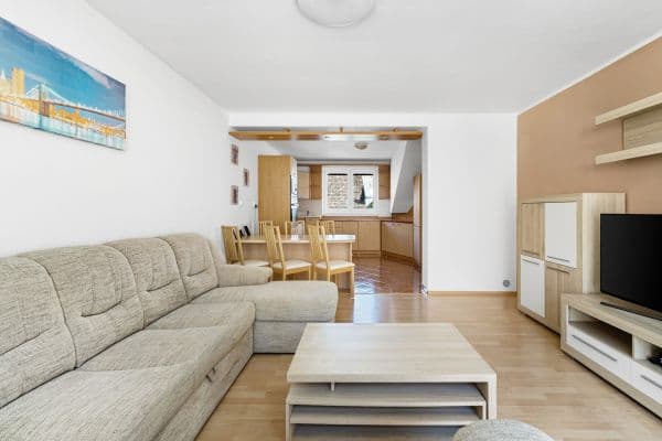 Prodej domu 172 m², pozemek 690 m², Hřbitovní, Blučina Prodej domu 172 m², pozemek 690 m², Hřbitovní, Blučina