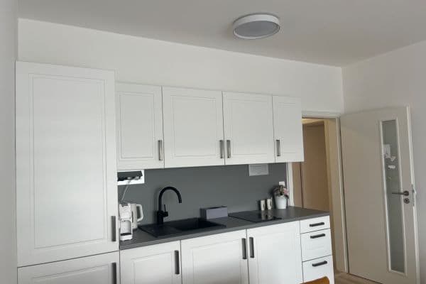 Pronájem bytu 2+kk 48 m², Sedlecká, Karlovy Vary Pronájem bytu 2+kk 48 m², Sedlecká, Karlovy Vary