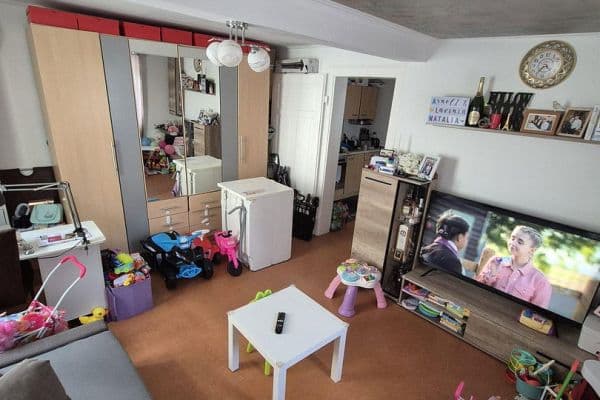 Pronájem bytu 2+1 42 m², Alleenstr. 17, Nürtingen Pronájem bytu 2+1 42 m², Alleenstr. 17, Nürtingen