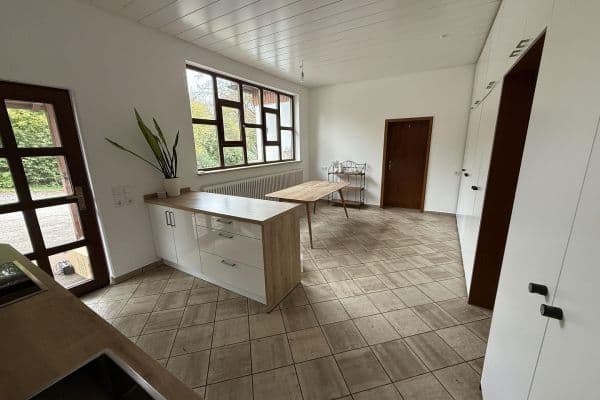 Pronájem bytu 3+1 85 m², Ziegelsteige 11, Hardthausen Pronájem bytu 3+1 85 m², Ziegelsteige 11, Hardthausen