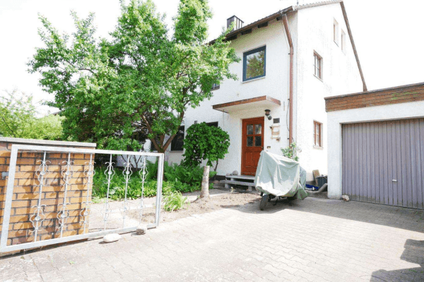 Prodej bytu 4+1 80 m², Egerlandstr. 25, Roth Prodej bytu 4+1 80 m², Egerlandstr. 25, Roth