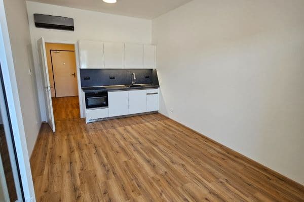 Pronájem bytu 1+kk 29 m², Komárovská, Brno Pronájem bytu 1+kk 29 m², Komárovská, Brno