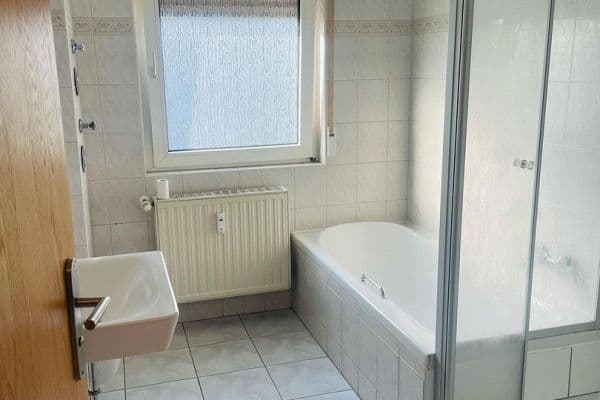Pronájem bytu 4+1 90 m², Bruchköbel Pronájem bytu 4+1 90 m², Bruchköbel