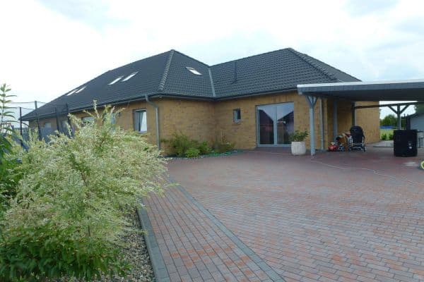 Prodej domu 170 m², pozemek 590 m², Schwalbennest 9, Hankensbüttel Prodej domu 170 m², pozemek 590 m², Schwalbennest 9, Hankensbüttel